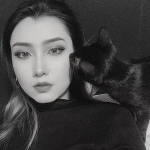 美女的翘臀被踩爆
